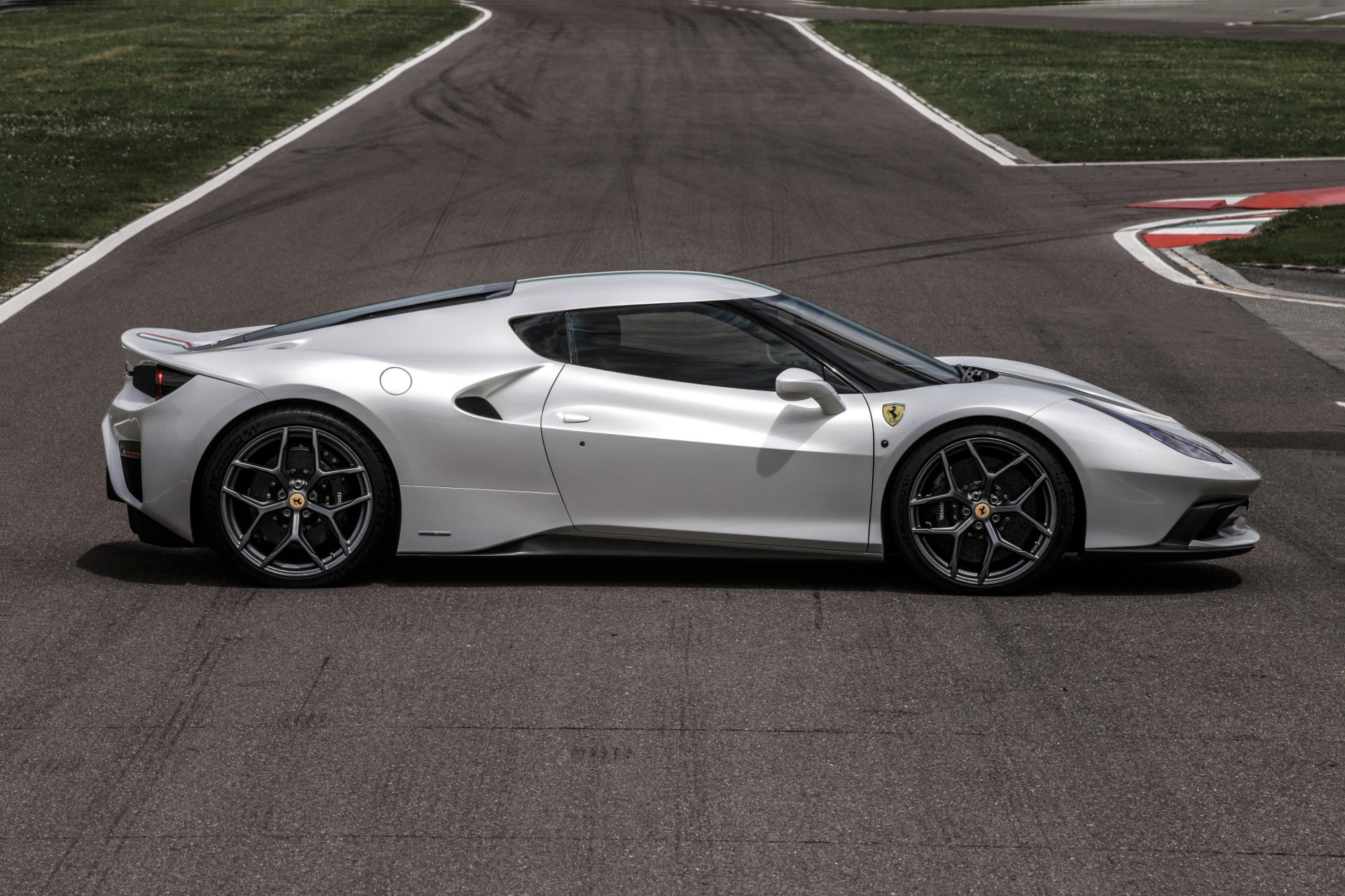 Download Vehicle Ferrari 458 MM Speciale 4k Ultra HD Wallpaper