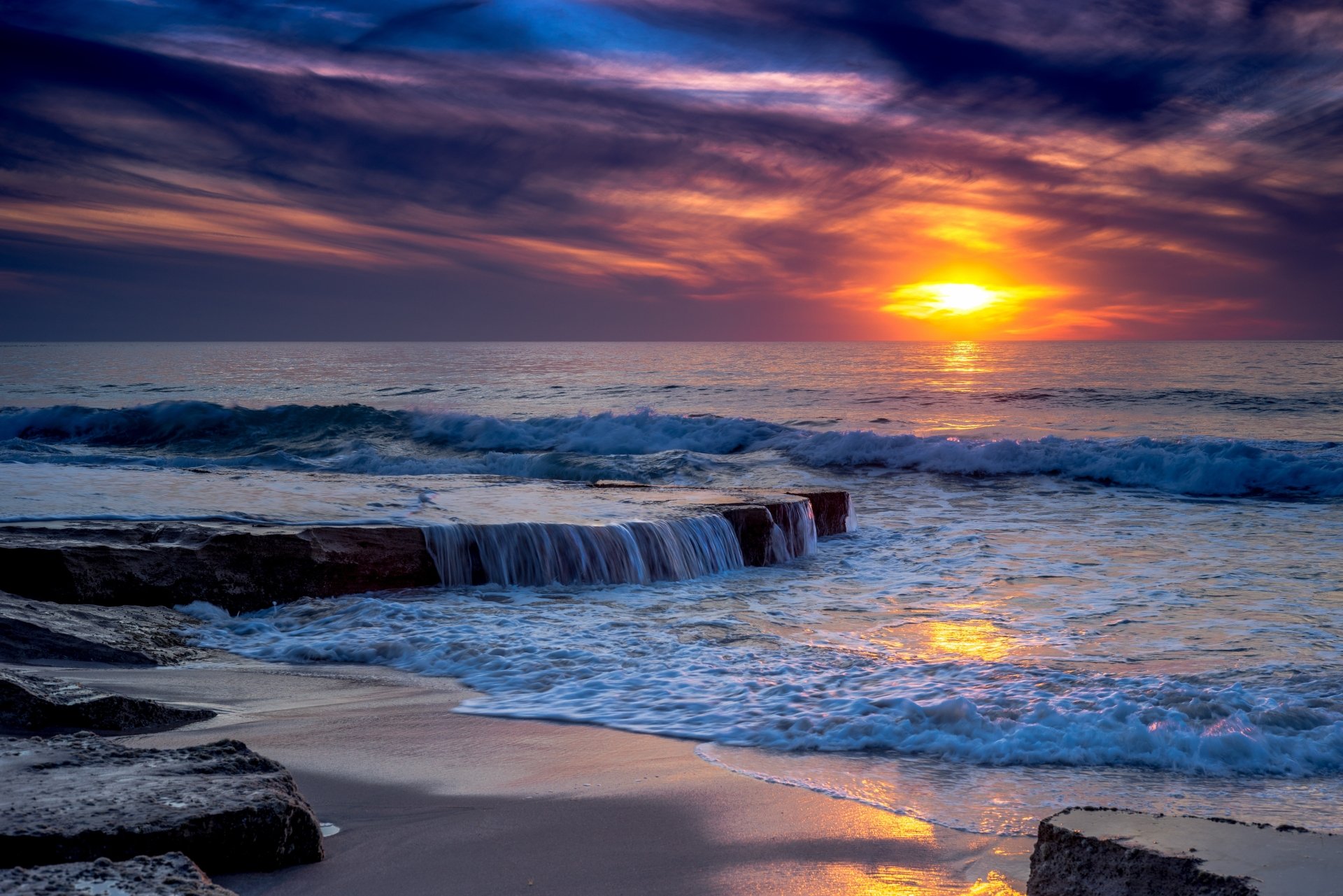 Ocean Sunset By Geoff Hunter