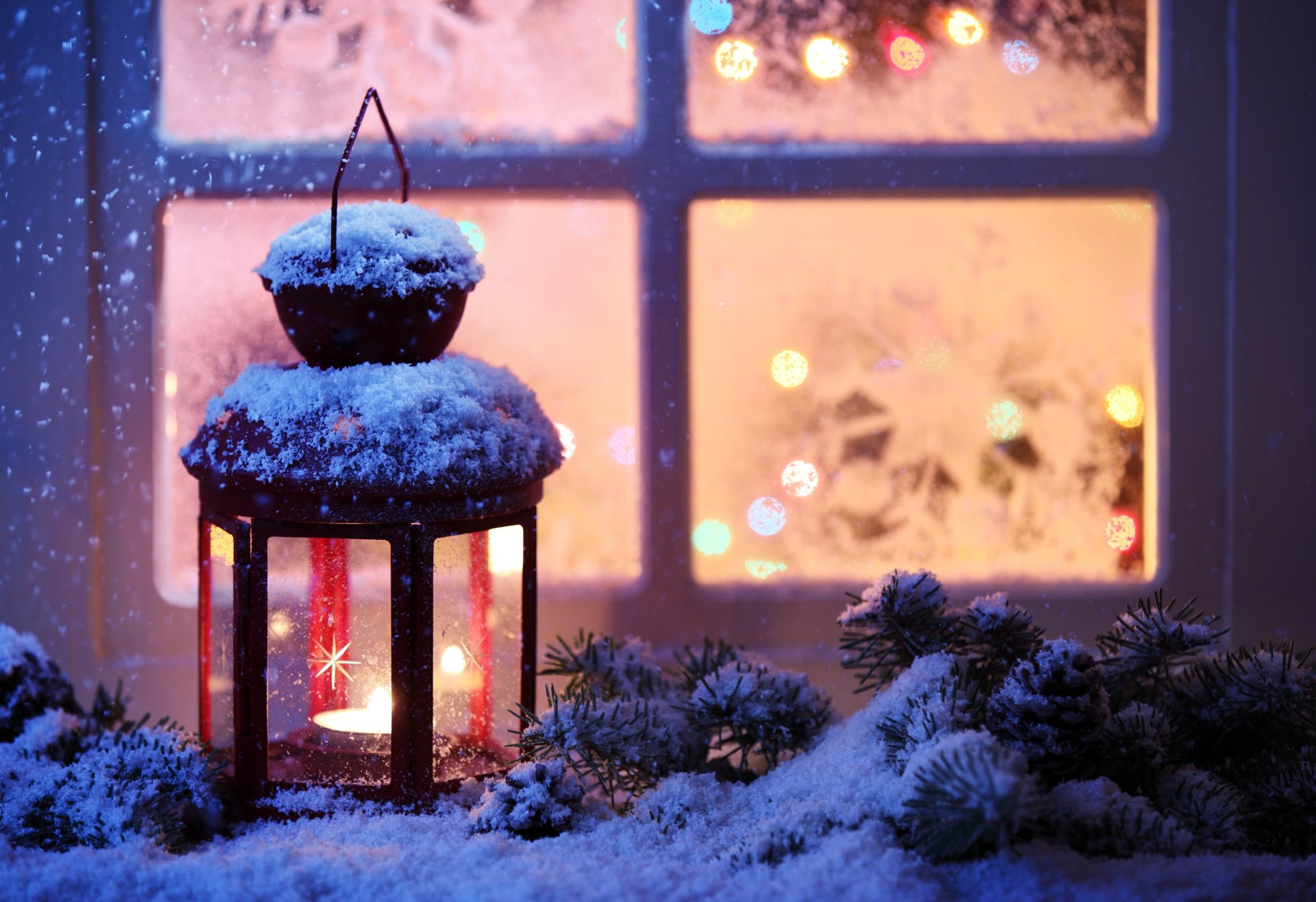 Magical Winter Lantern - 4k Ultra HD Wallpaper