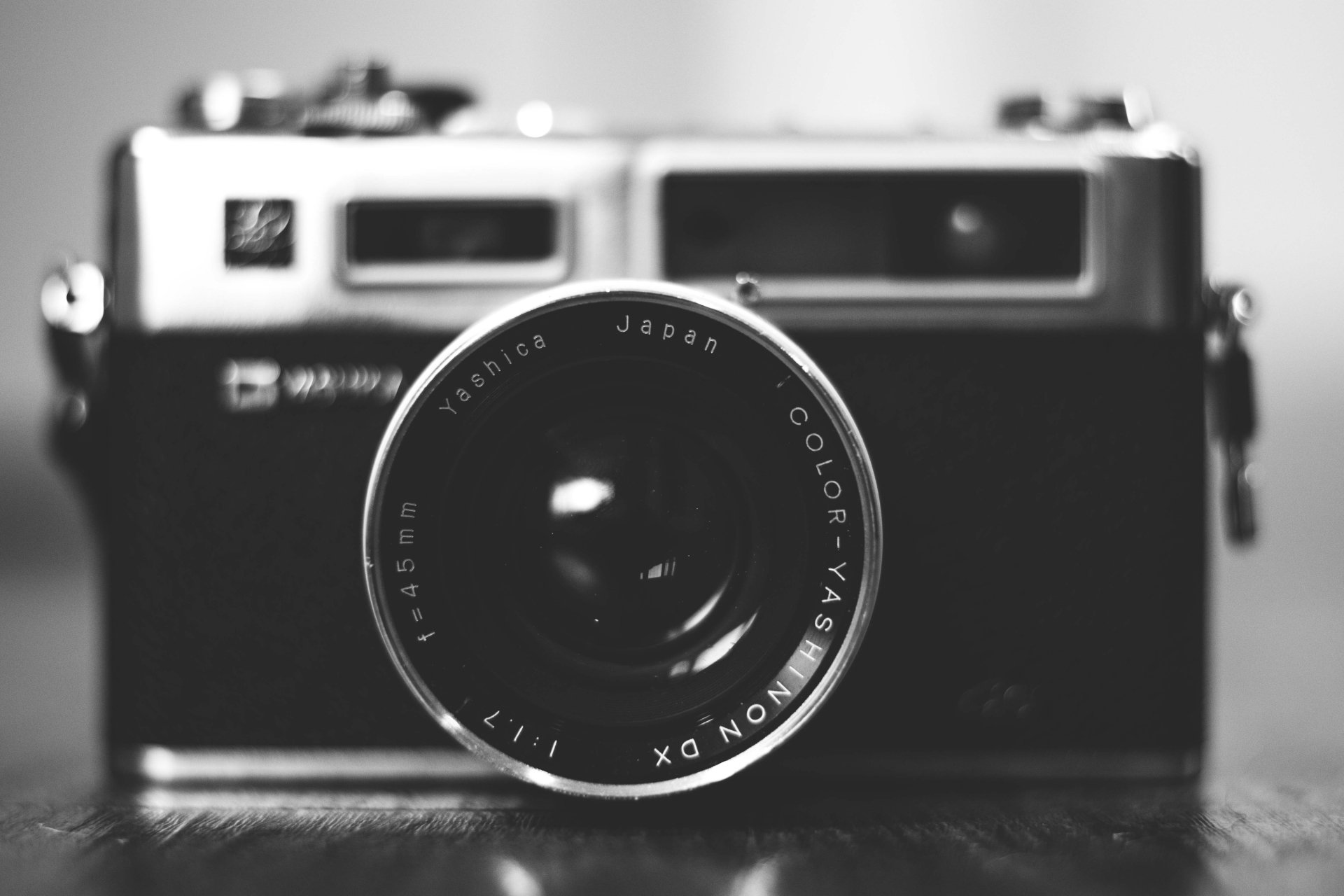 Download Yashica Black & White Man Made Camera 4k Ultra Hd Wallpaper