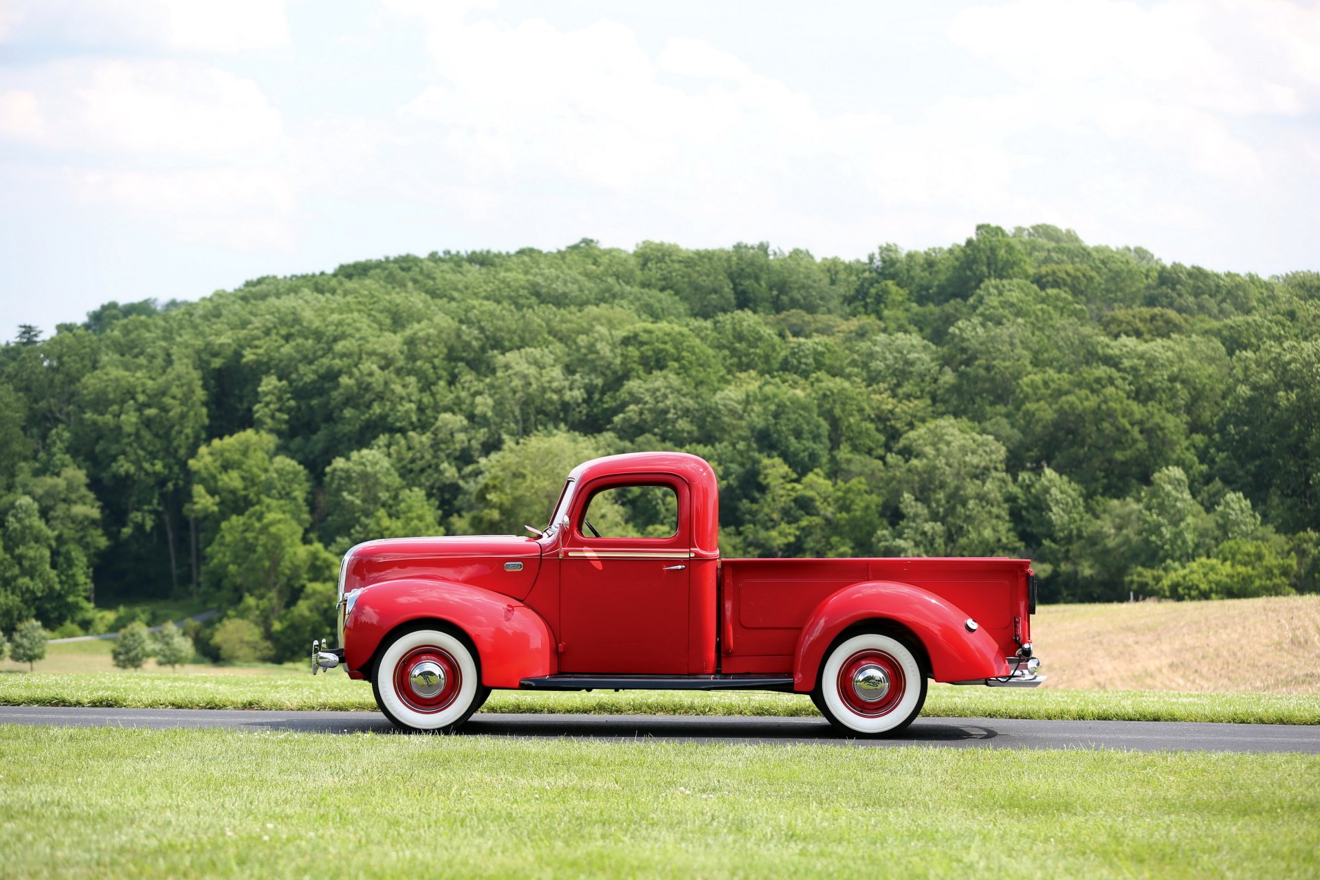 Download Vehicle Ford Deluxe Pickup 4k Ultra HD Wallpaper
