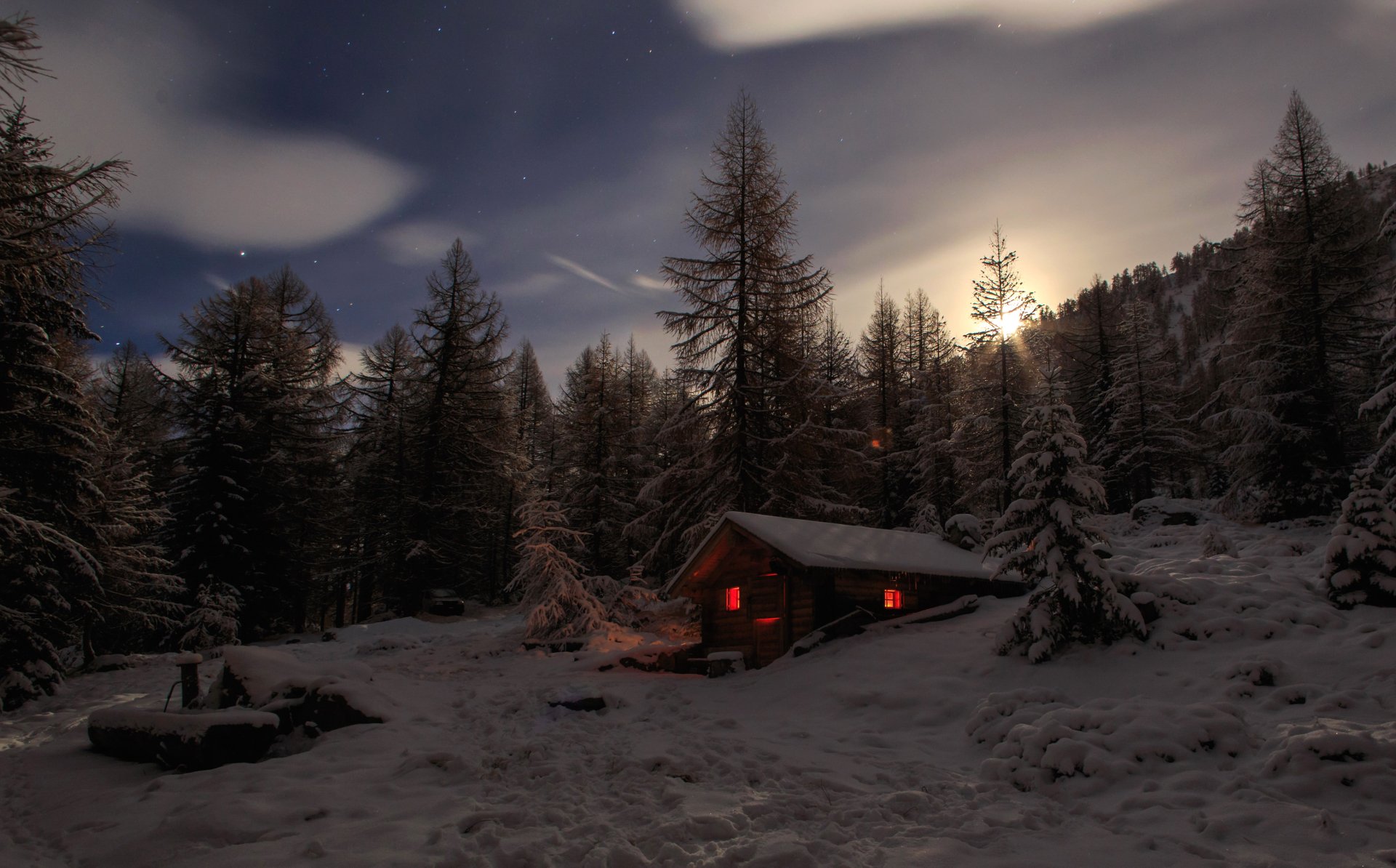 winter scenery cabin