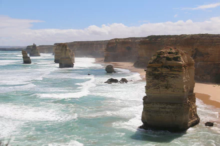  The Twelve Apostles, Great Ocean Road in Victoria, Australia.