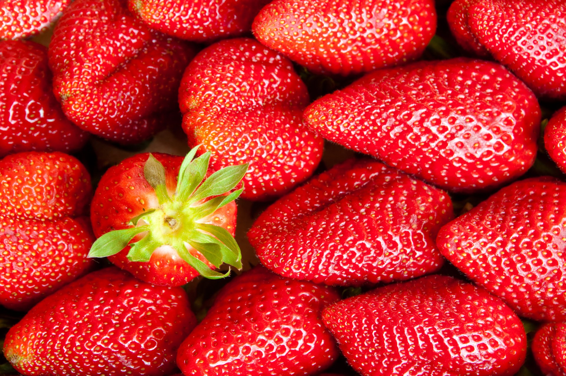 Download Berry Fruit Red Food Strawberry 4k Ultra HD Wallpaper