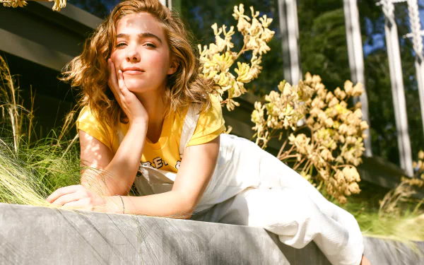 brunette actress American woman Haley Lu Richardson HD Desktop Wallpaper | Background Image