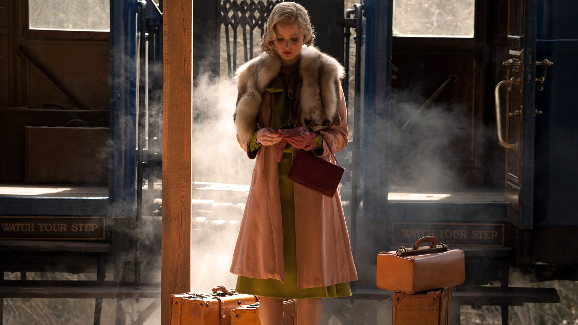 Download Jennifer Lawrence Movie Serena HD Wallpaper