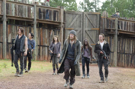 Tom Payne Paul 'Jesus' Monroe Michonne (The Walking Dead) Danai Gurira Maggie Greene Lauren Cohan Daryl Dixon Norman Reedus Rick Grimes Andrew Lincoln TV Show The Walking Dead HD Desktop Wallpaper | Background Image