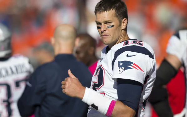  Tom Brady, Thumbs Up