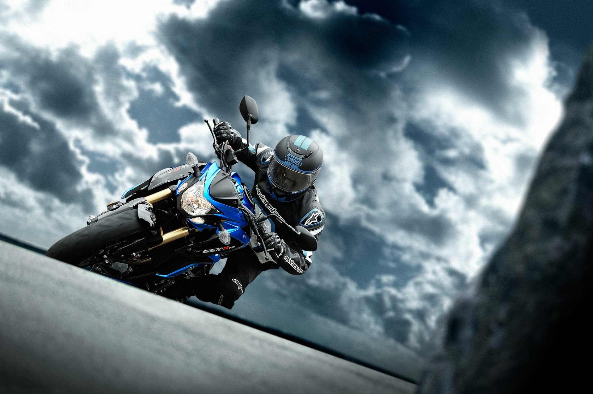 Download Vehicle Suzuki GSX-S750 HD Wallpaper