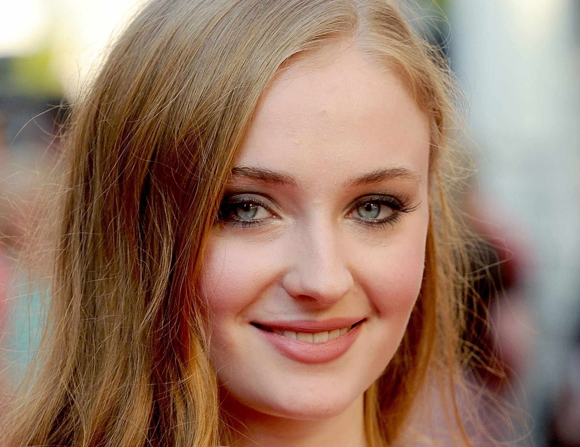 Download Smile Face Blue Eyes Redhead Actress Celebrity Sophie Turner ...