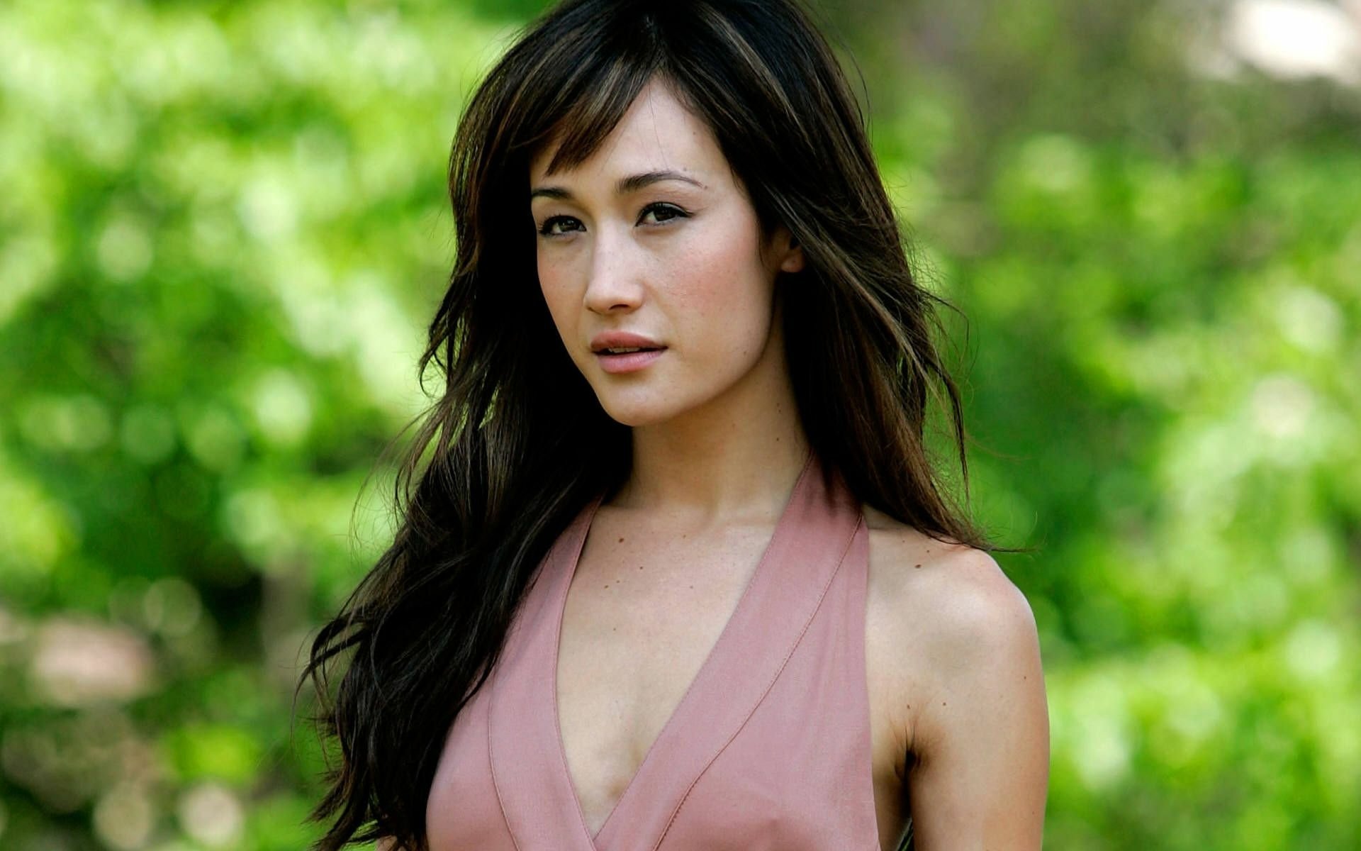 Maggie Q Wallpaper 19x10