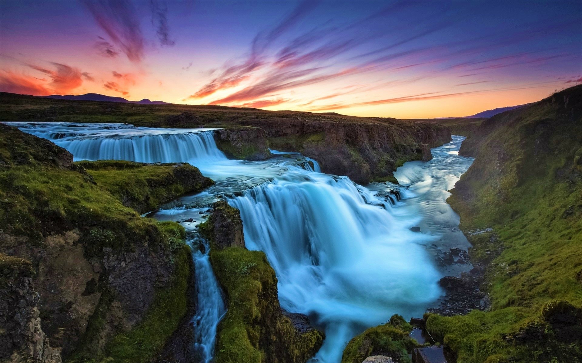 Water and River in Mountains HD Wallpaper | Background Image | 1920x1200