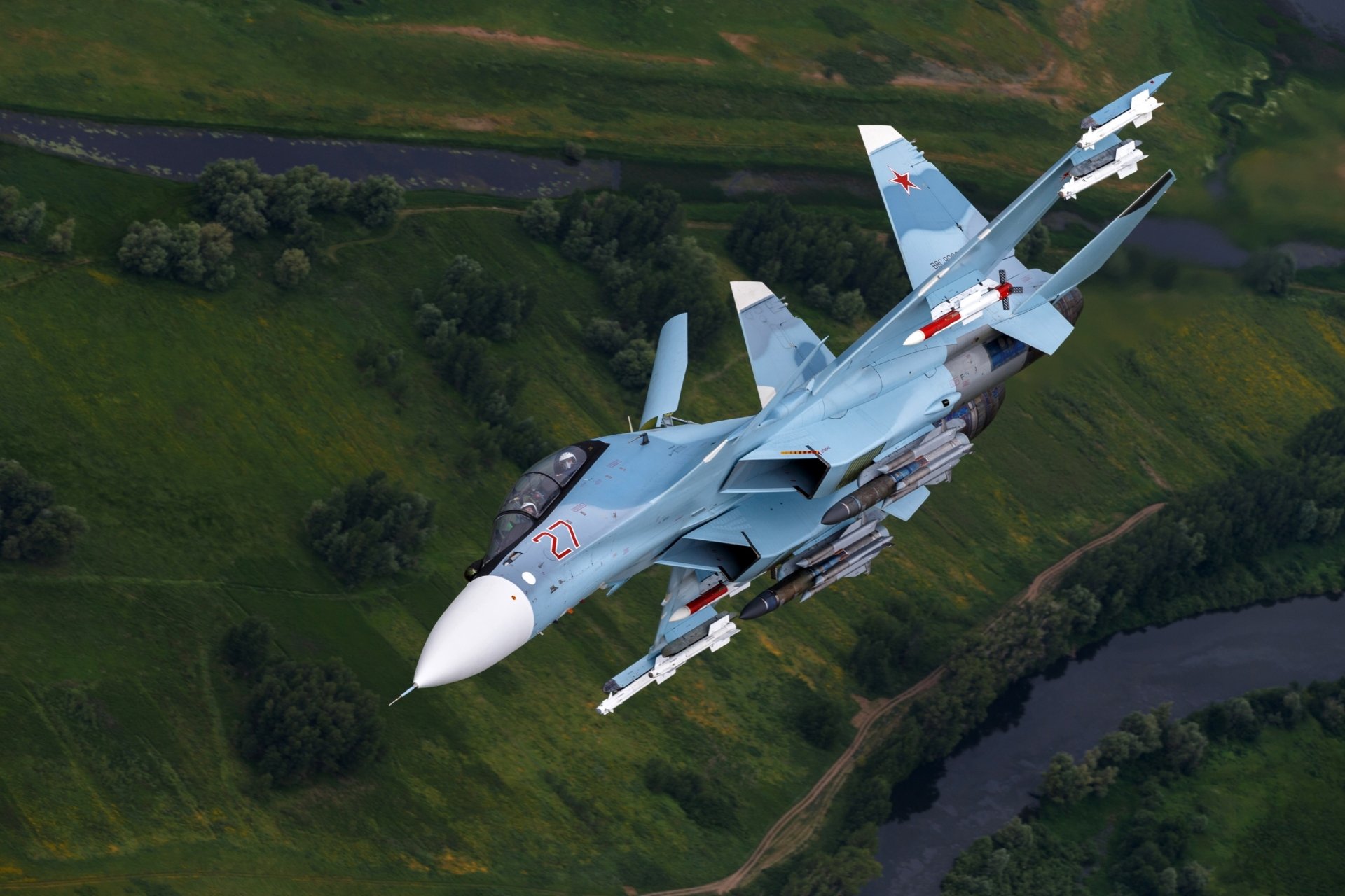 HD Wallpaper of the Sleek Sukhoi Su-30 Jet Fighter