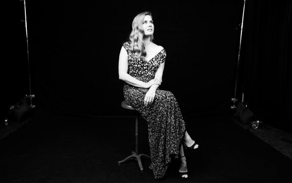 Celebrity Amy Adams High Heels Monochrome Black & White Dress HD Wallpaper | Background Image