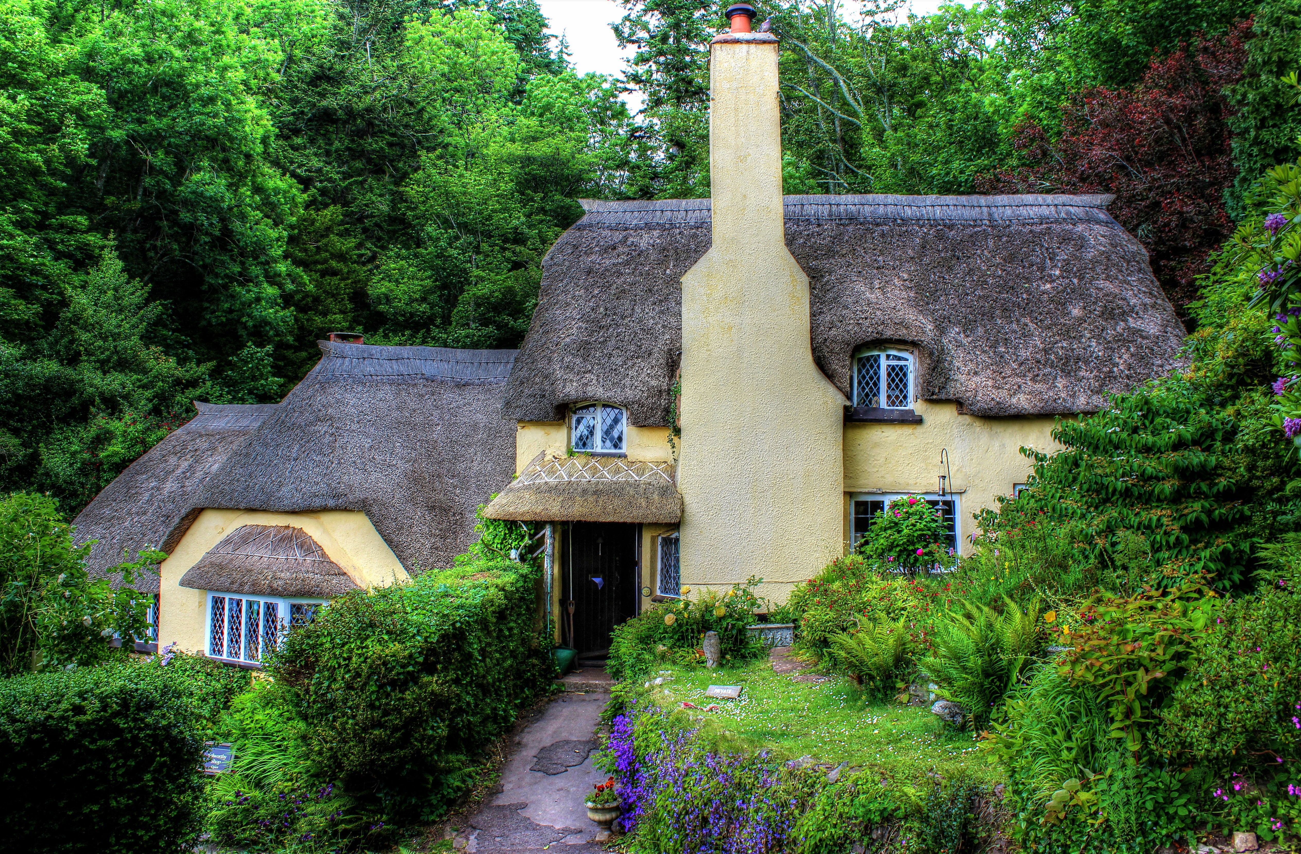 Man Made Cottage HD Wallpaper | Background Image