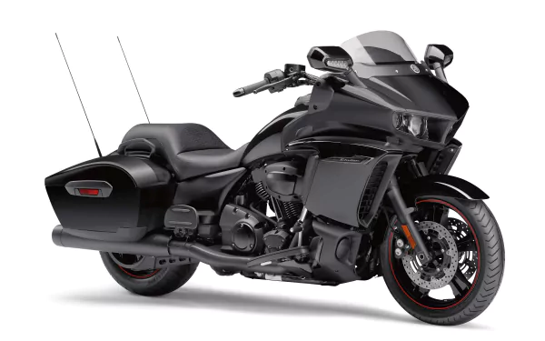  2018 Yamaha Star Eluder bagger black