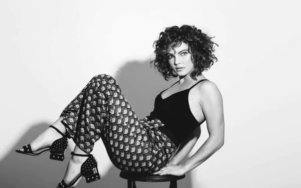 actress Black & White monochrome woman Camren Bicondova HD Desktop Wallpaper | Background Image