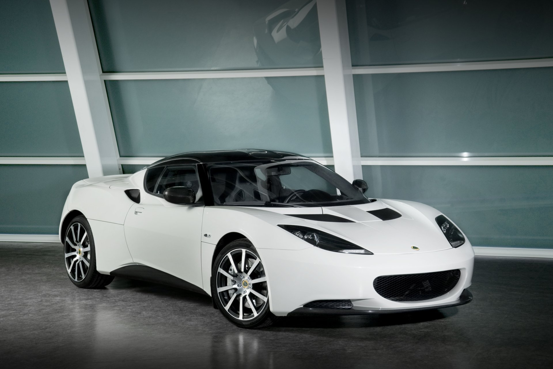 Download Supercar White Car Car Lotus (Car) Vehicle Lotus Evora 4k Ultra HD Wallpaper