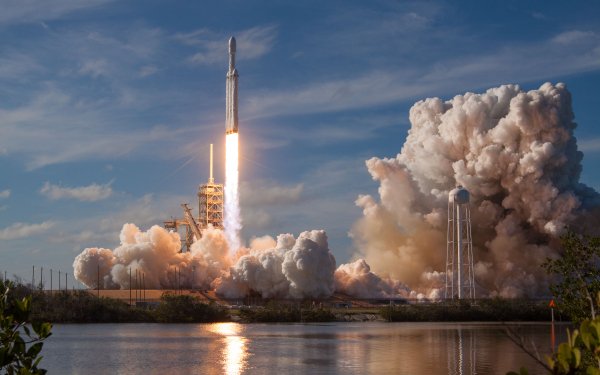 Technology SpaceX Falcon Heavy Rocket Lift-Off HD Wallpaper | Background Image