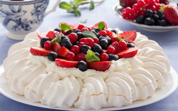 Food Dessert Meringue Fruit Berry Blueberry Strawberry Pavlova HD Wallpaper | Background Image