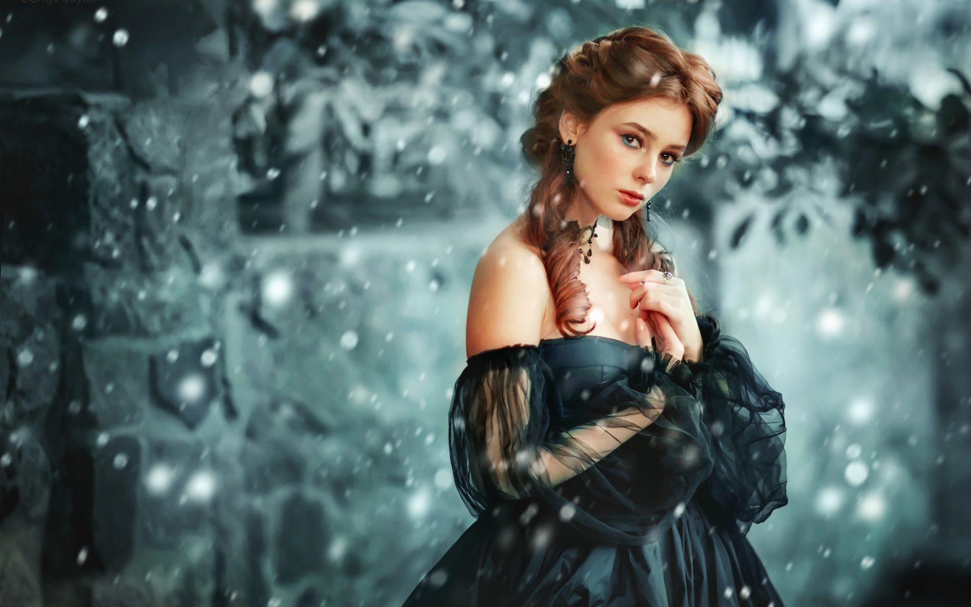 Download Brown Eyes Earrings Redhead Black Dress Snowfall Winter Woman