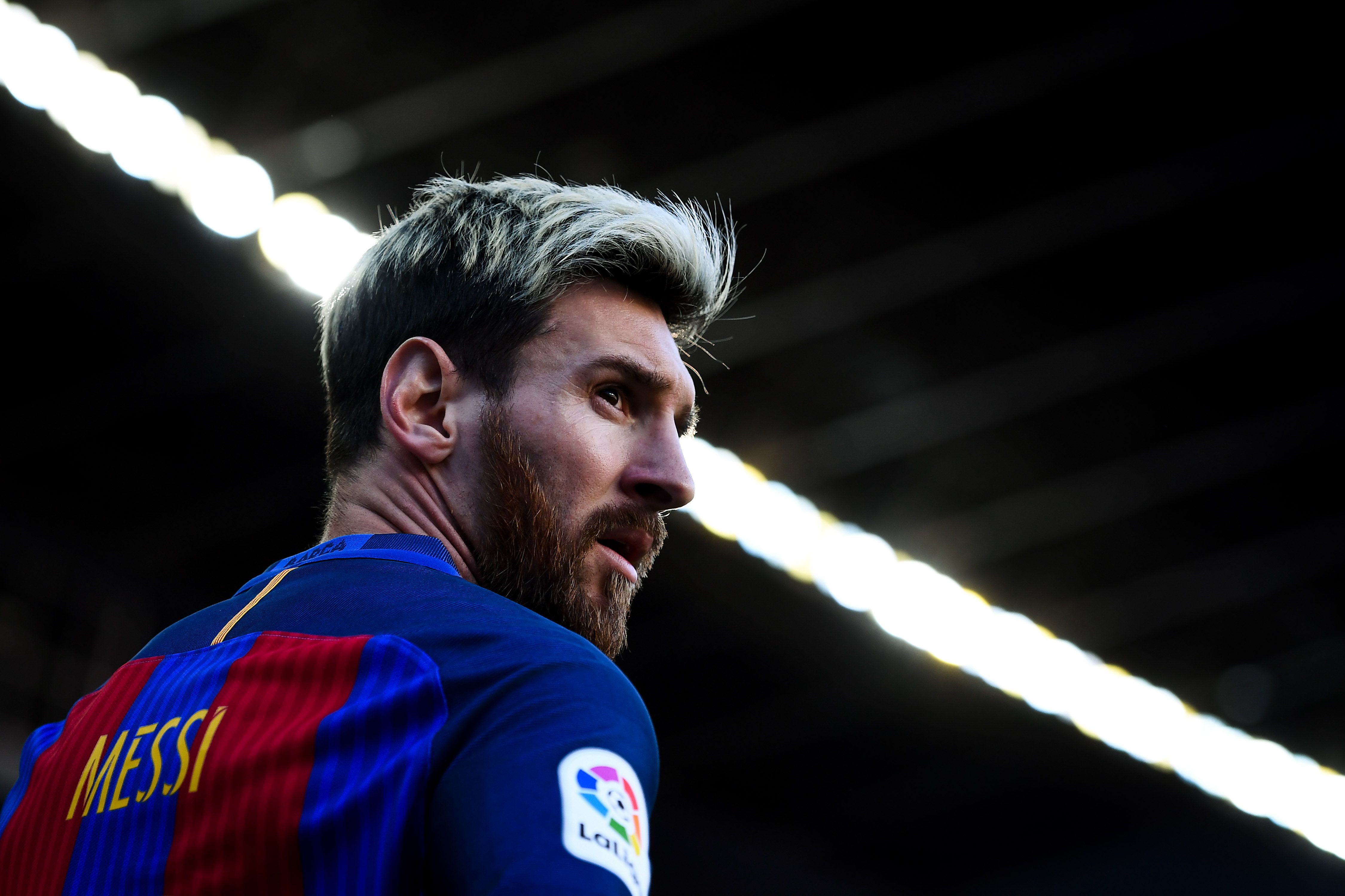 Lấy cảm hứng từ siêu sao bóng đá Lionel Messi và truyền tải sự đam mê và khát khao vươn tới thành công với hình nền 4k Ultra HD đầy ấn tượng, tạo nên sự khác biệt và nổi bật trong không gian sống của bạn.