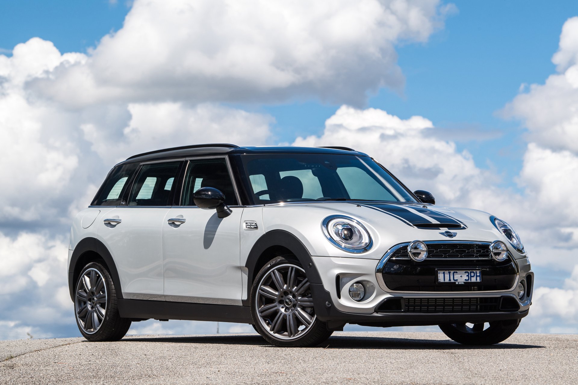 Download Compact Car Silver Car Car Mini Mini Cooper Vehicle Mini Cooper S 4k Ultra HD Wallpaper