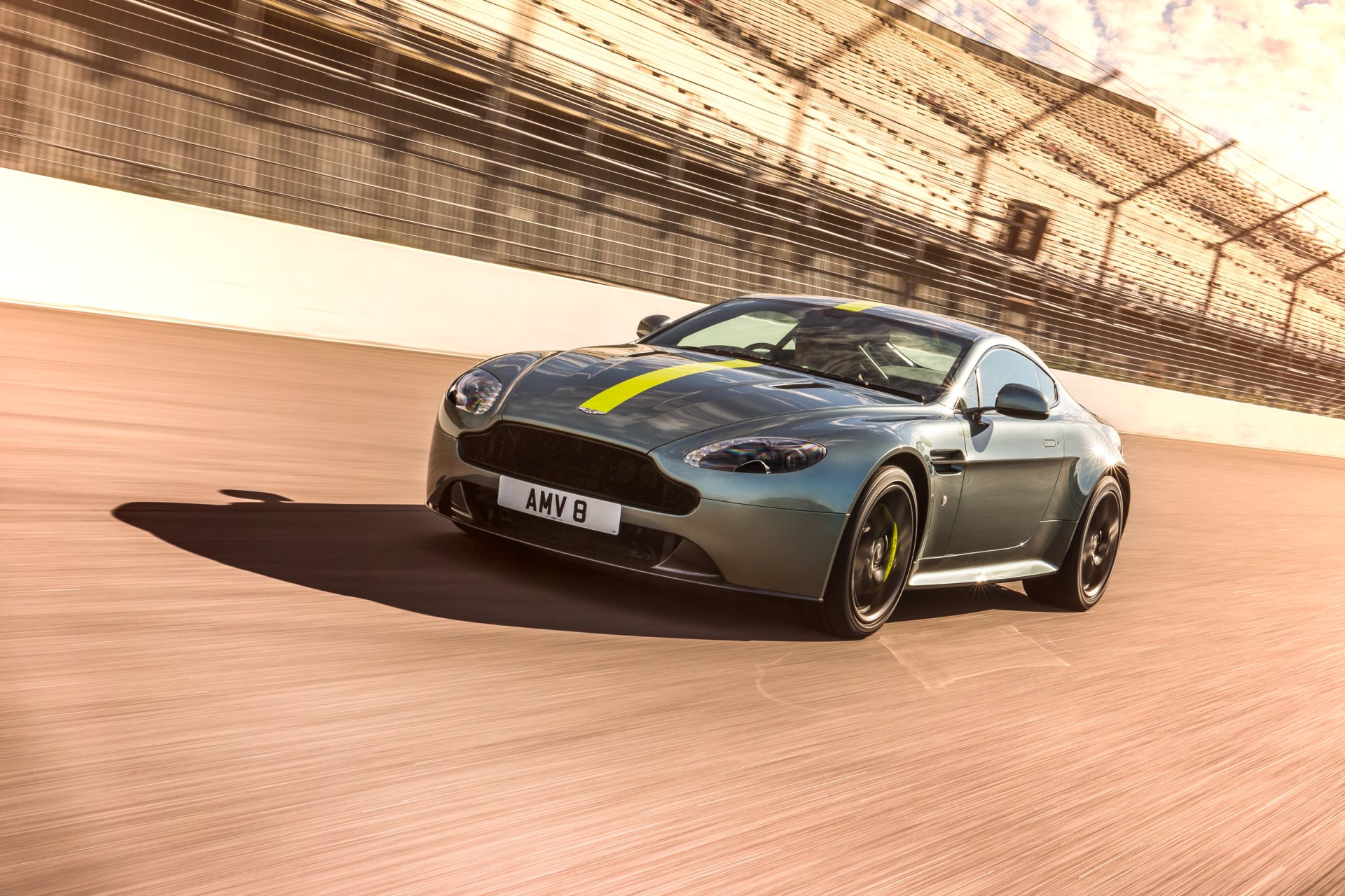 Download Silver Car Car Aston Martin Vehicle Aston Martin Vantage HD Wallpaper