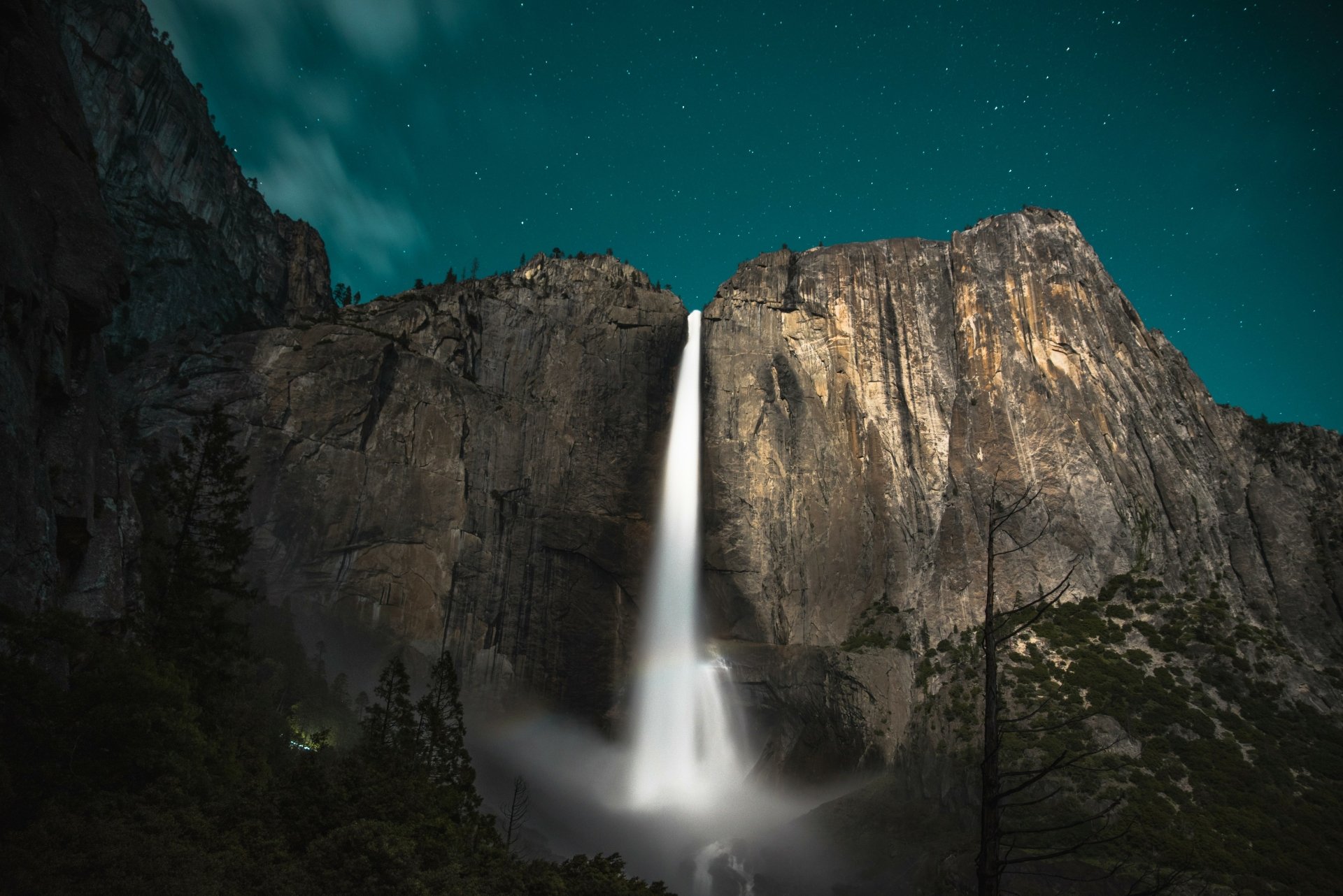 Download Cliff Waterfall Nature Yosemite Falls 4k Ultra HD Wallpaper