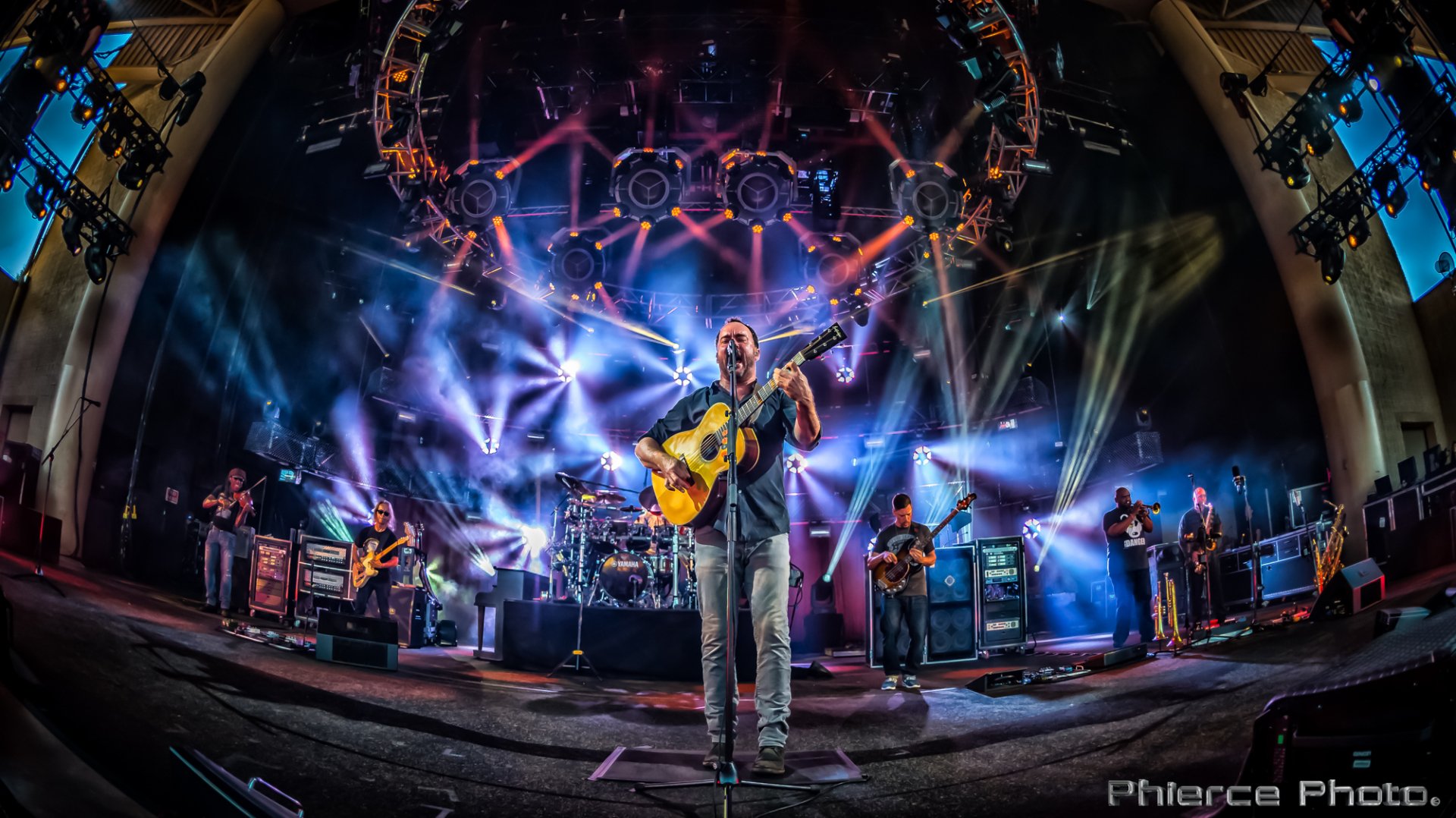 Vibrant Dave Matthews Band Concert HD Wallpaper