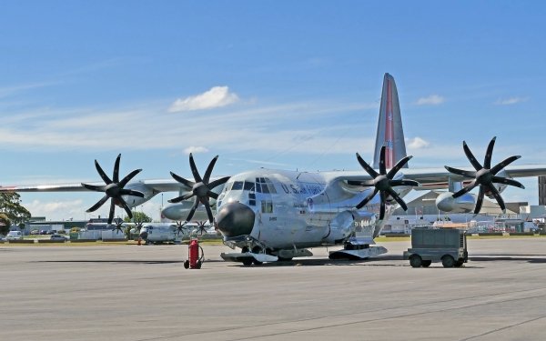 Military Lockheed C-130 Hercules Military Transport Aircraft Aircraft Transport Aircraft HD Wallpaper | Background Image