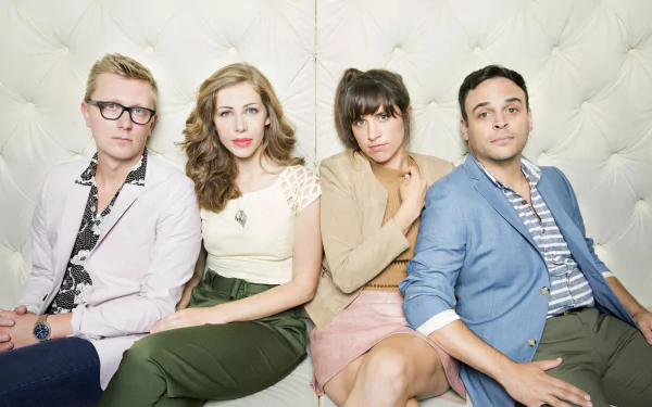 HD desktop wallpaper featuring the band Lake Street Dive against a quilted background.