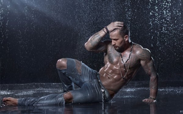 Hommes Top Model Tatouage Muscle Barefoot Fond d'écran HD | Image