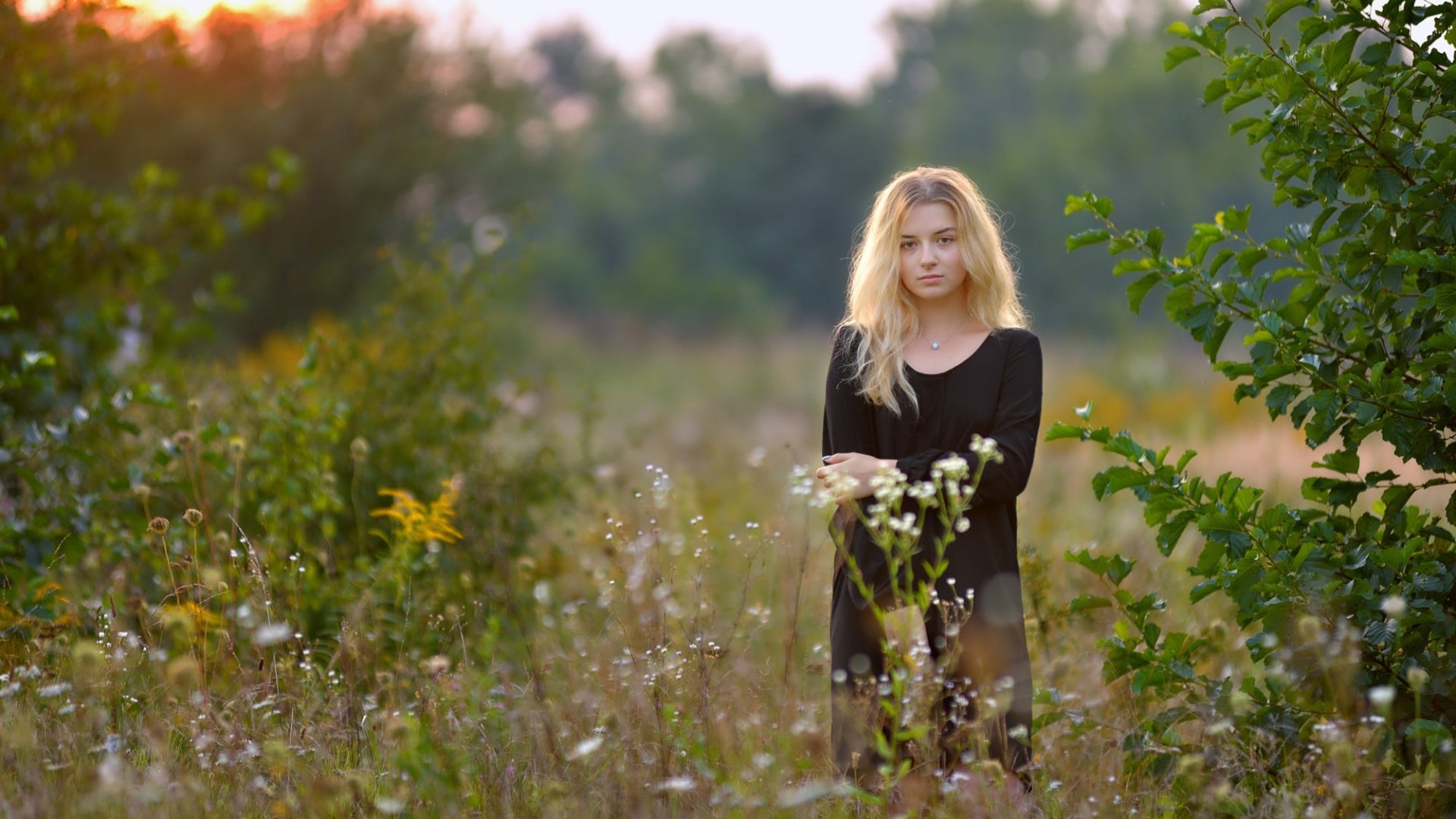 Download Depth Of Field Black Hair Blonde Woman Model HD Wallpaper by ...