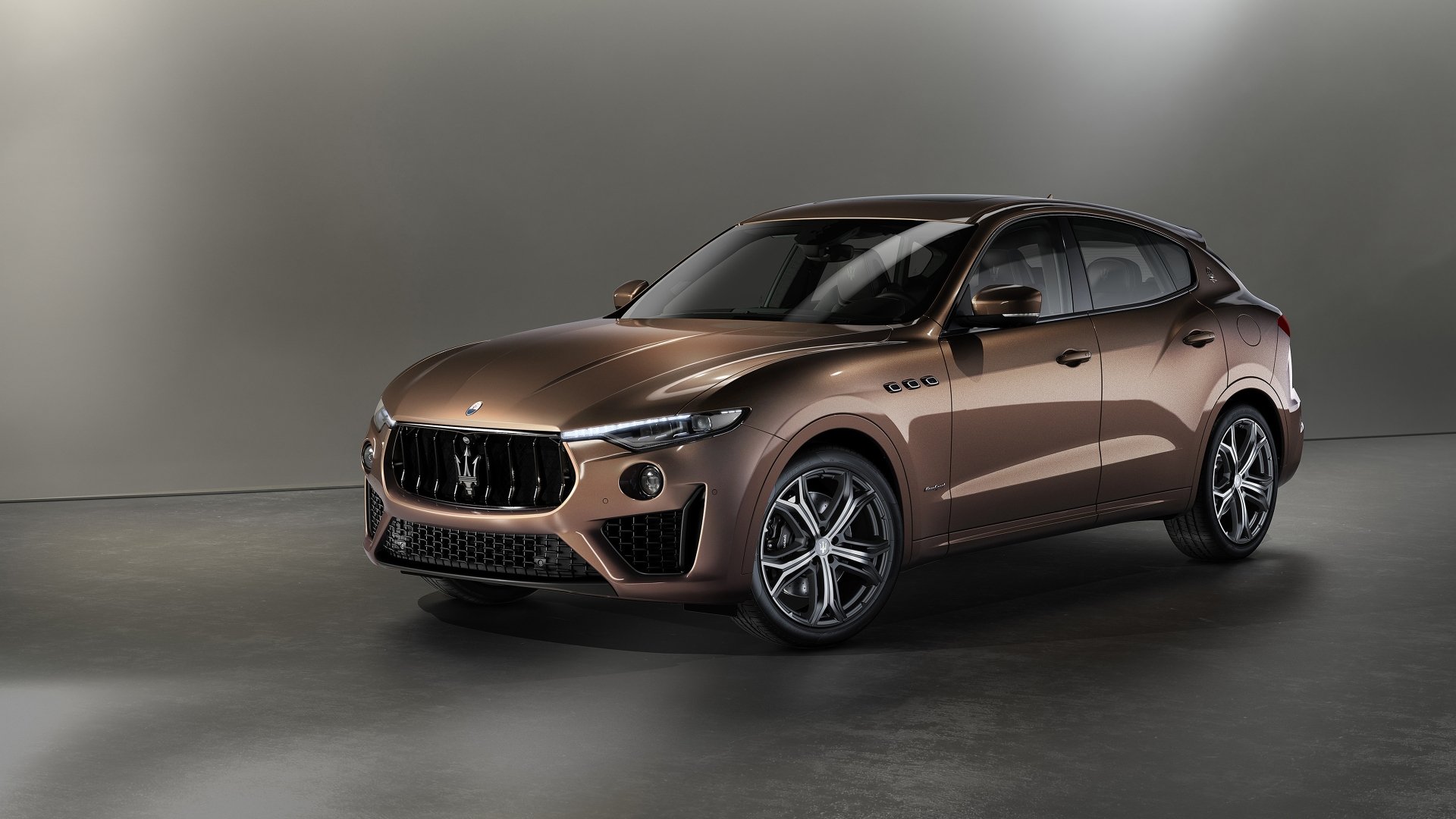 Download Brown Car SUV Car Maserati Vehicle Maserati Levante 4k Ultra HD Wallpaper